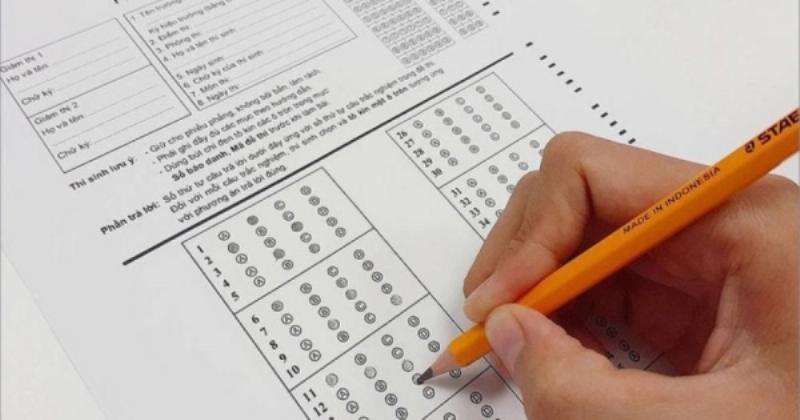 Học sinh kiểm tra lại bài làm cẩn thận trước khi nộp đảm bảo khoanh đúng đáp án